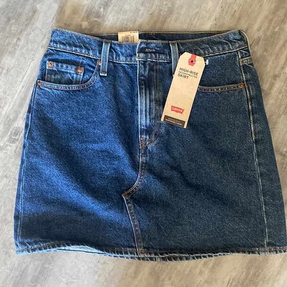 Levi's Dresses & Skirts - LEVI high-rise skirt